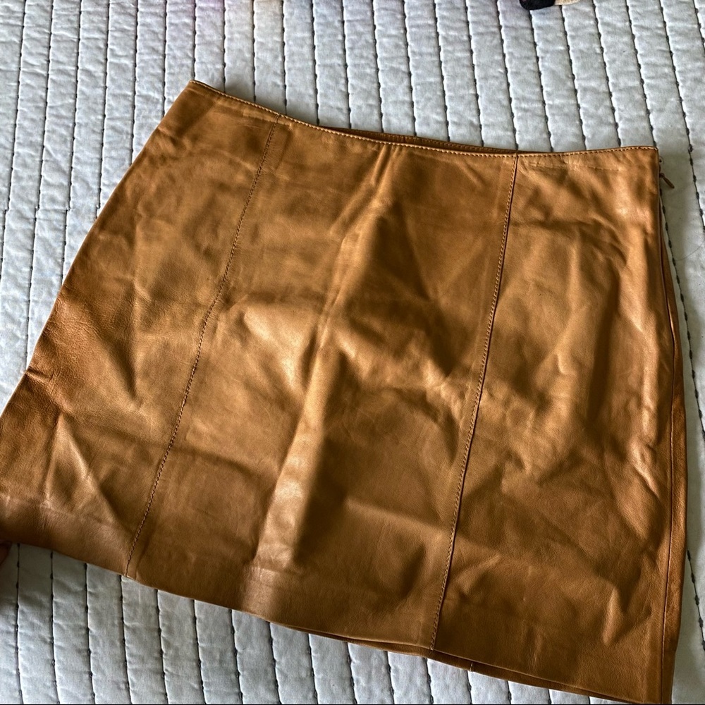 Tan 100% leather Gap mini skirt size 2